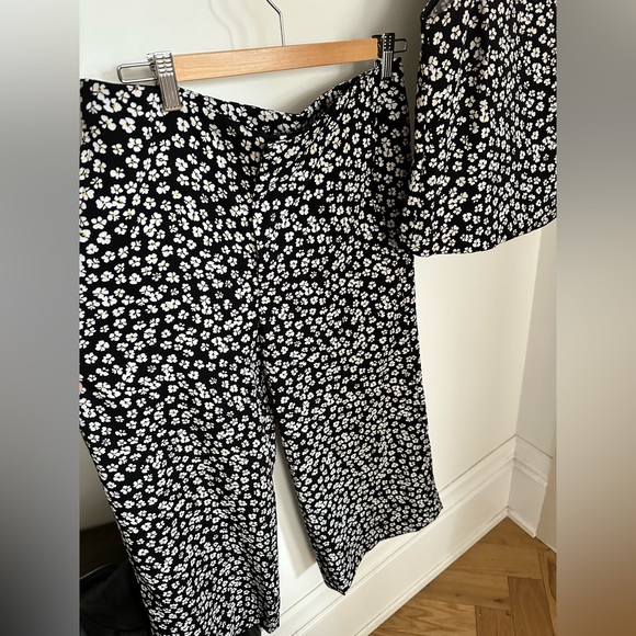 Flowy Wide Leg Floral 2 pc Matching Set - Picture 5 of 5